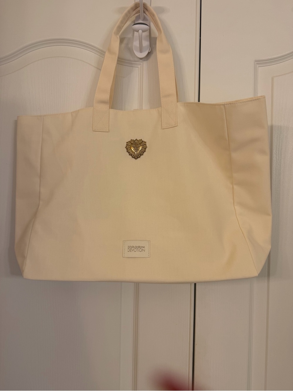 Cream Cosmetic Canvas light weight linen Tote bag with Gold Heart Emblem New!